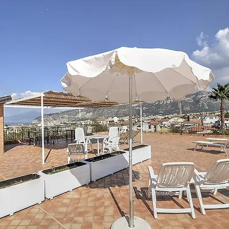 Sleeps 4 Pool Air Con Wifi Apartamento